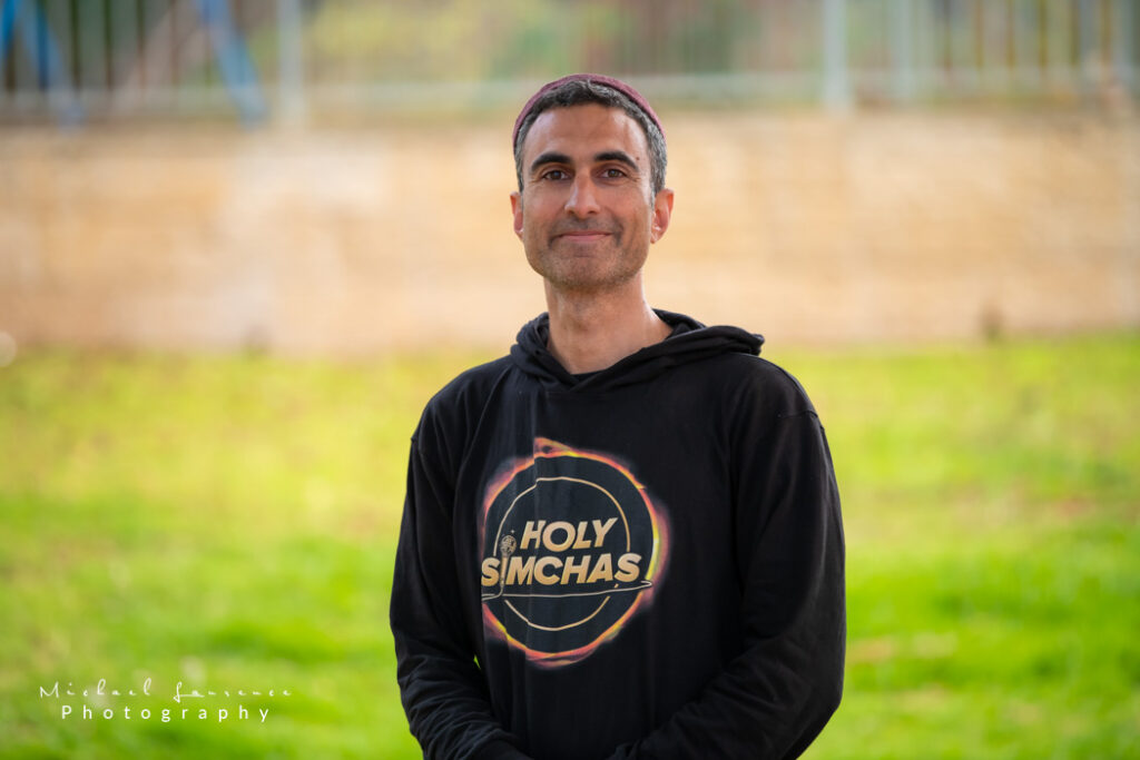 Eliyahu Kanush - Voices In Israel